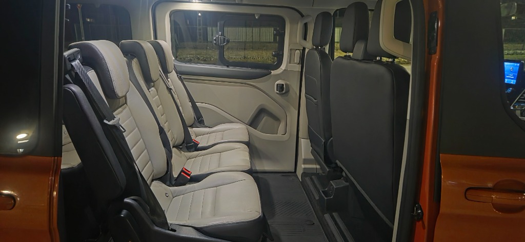 Ford Tourneo Custom utastér